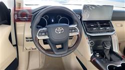 تۆیۆتا لاند کروزەر